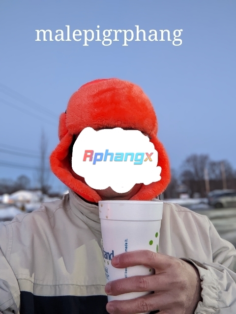 MalePigRphang_FaceBlurred_PXL_20220228.jpg