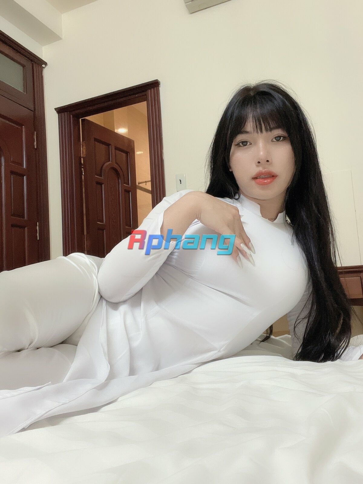 beauty_1696583690754.jpeg