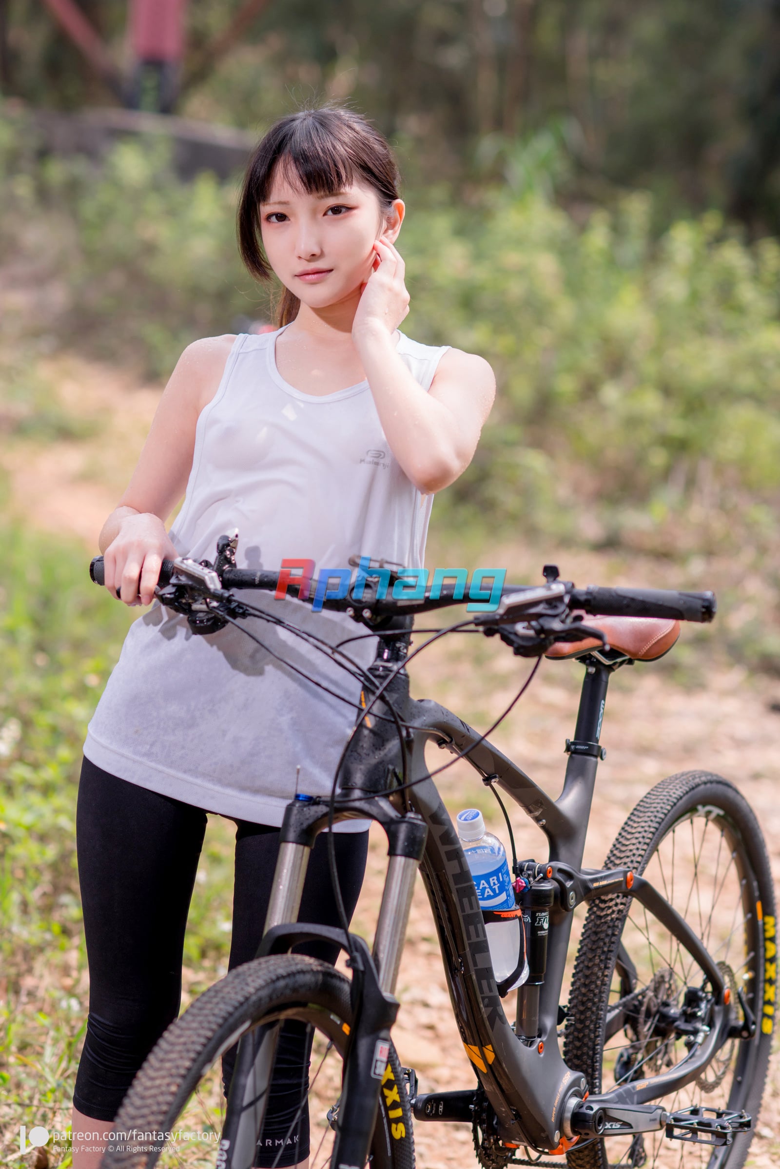 Fantasy Factory - 小丁 (Xiao Ding) - Mountain Bike (11).jpg