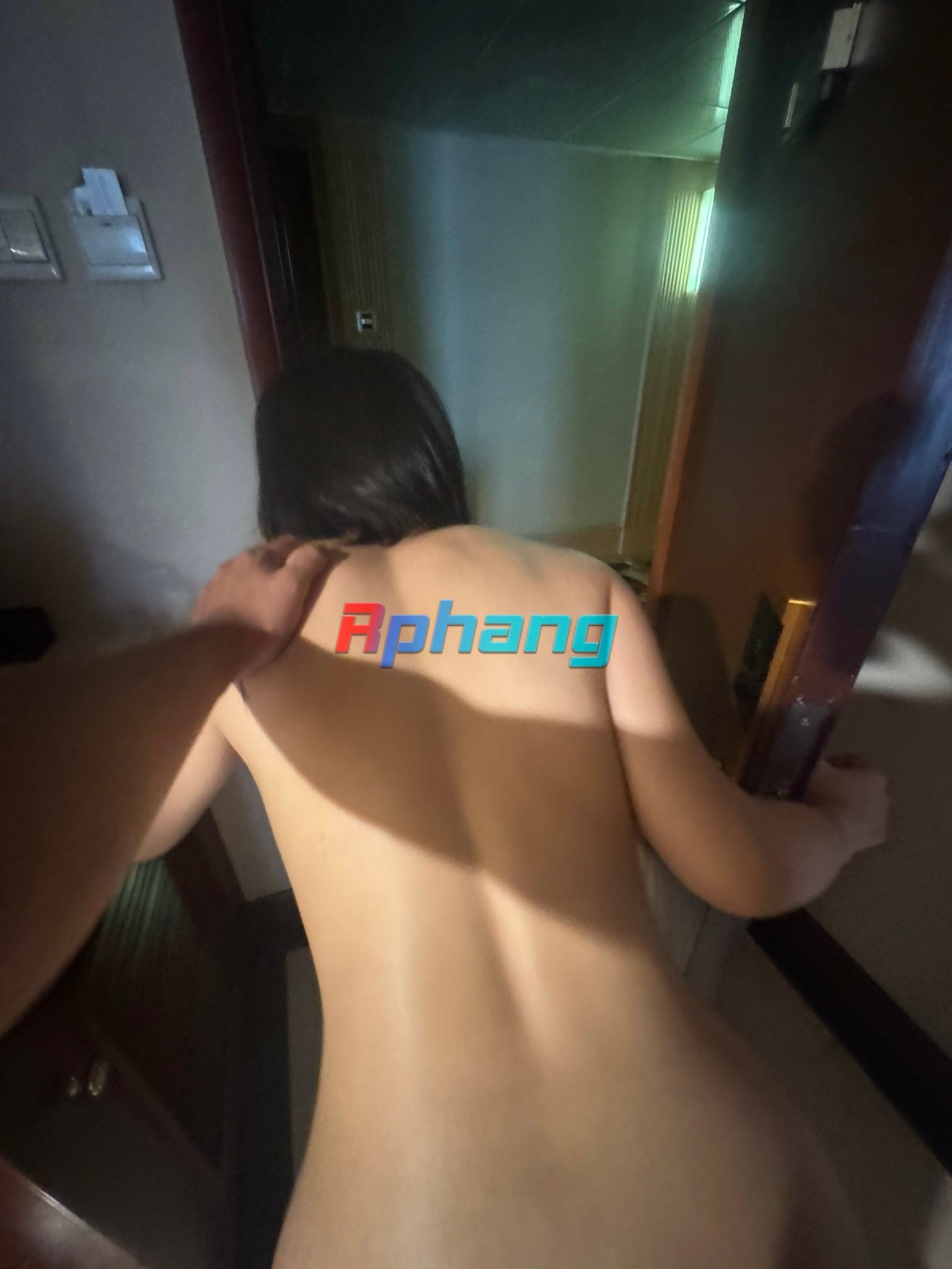 HL8iCFVaoAAht_m.jpg